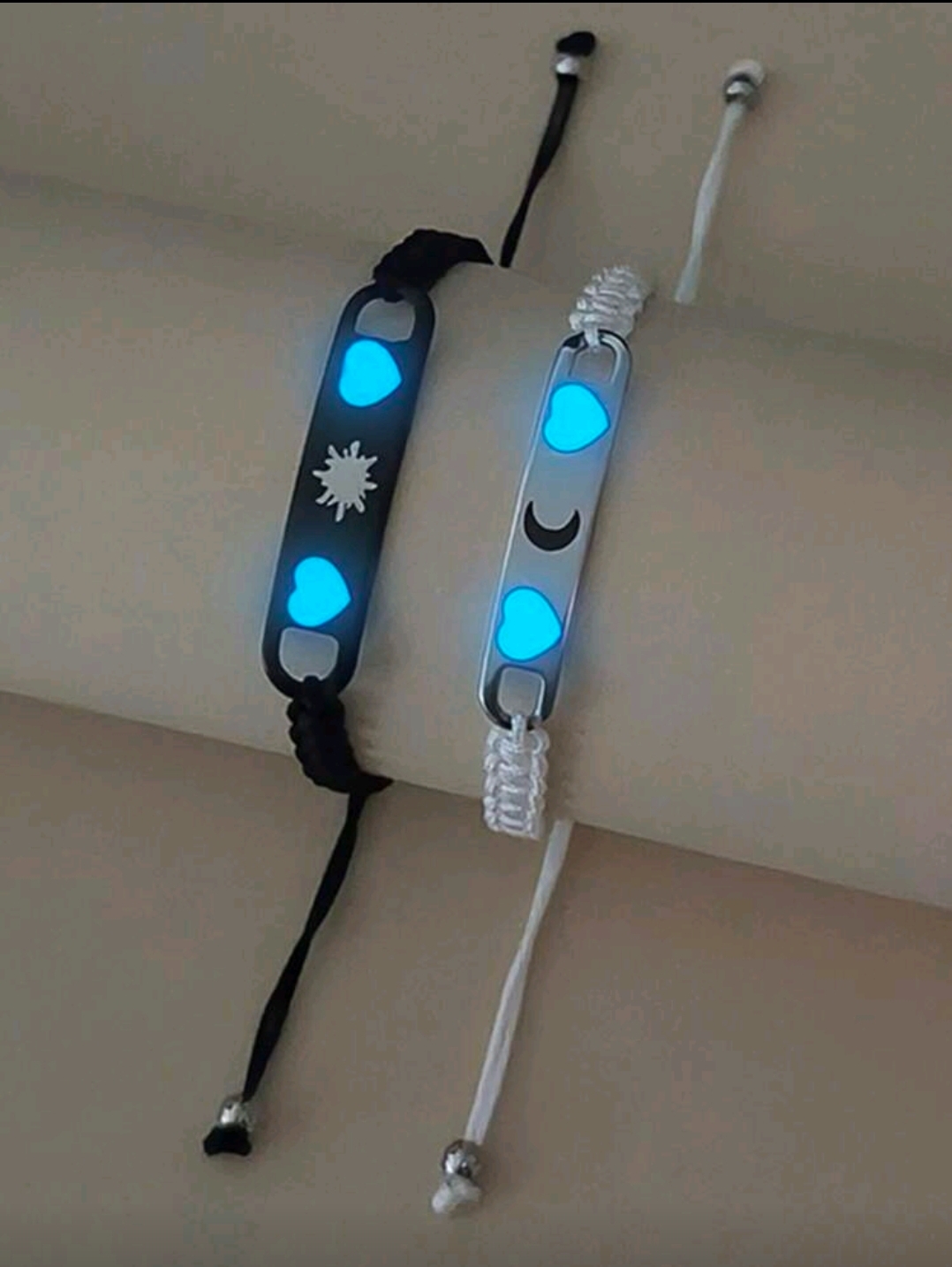 PULSERAS DE PAREJA CON PLACA NEON P39